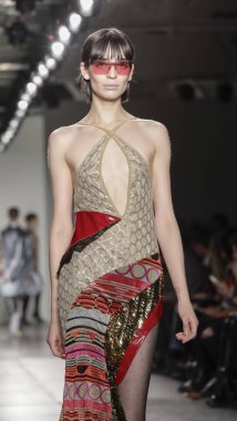  Custo Barcelona defilesi