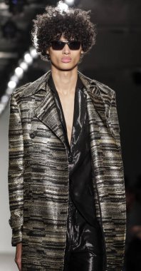 Custo Barcelona defilesi