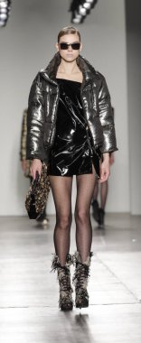 Custo Barcelona defilesi