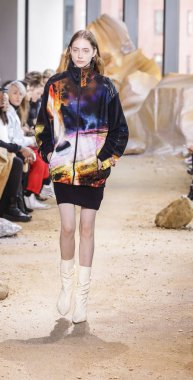  Lacoste koleksiyonu pist gösteri