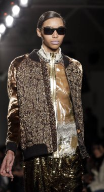 Custo Barcelona defilesi