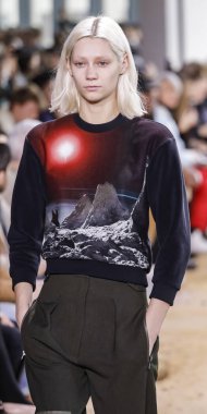  Lacoste koleksiyonu pist gösteri