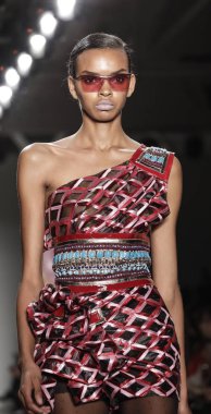 Custo Barcelona defilesi