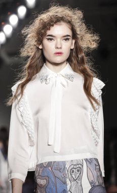 KaTtY Xiomara pist gösteri