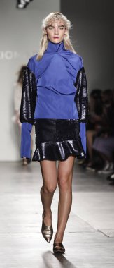 KaTtY Xiomara pist gösteri