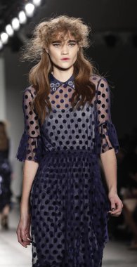 KaTtY Xiomara pist gösteri