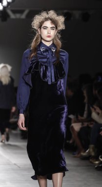  KaTtY Xiomara pist gösteri