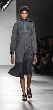  KaTtY Xiomara pist gösteri