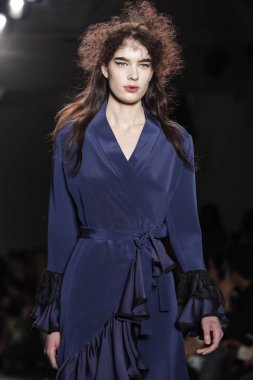  KaTtY Xiomara pist gösteri