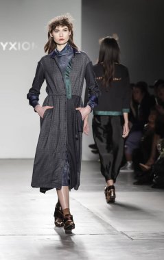  KaTtY Xiomara pist gösteri