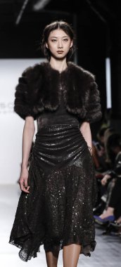 Dennis Basso koleksiyonu pist gösteri