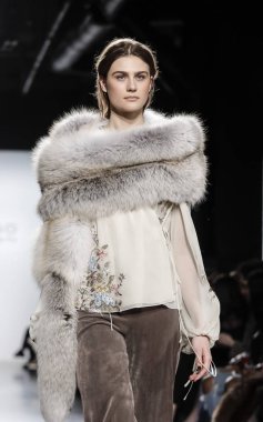 Dennis Basso koleksiyonu pist gösteri