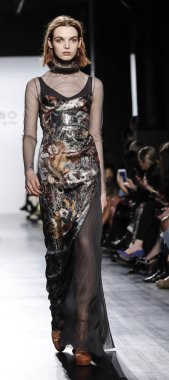 Dennis Basso koleksiyonu pist gösteri