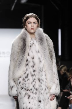 Dennis Basso koleksiyonu pist gösteri