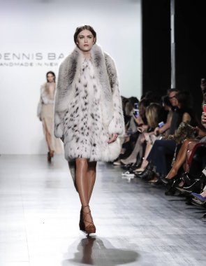 Dennis Basso koleksiyonu pist gösteri