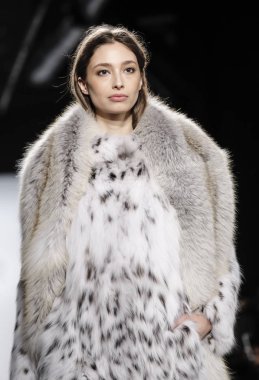 Dennis Basso koleksiyonu pist gösteri 