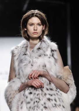 Dennis Basso koleksiyonu pist gösteri