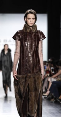 Dennis Basso koleksiyonu pist gösteri