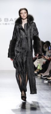 Dennis Basso koleksiyonu pist gösteri