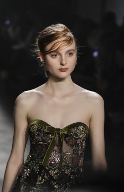 Marchesa koleksiyonunu pist gösteri