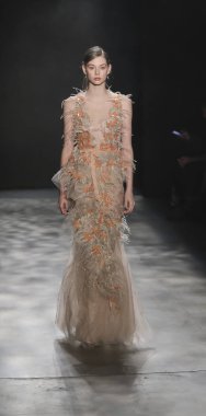 Marchesa koleksiyonunu pist gösteri