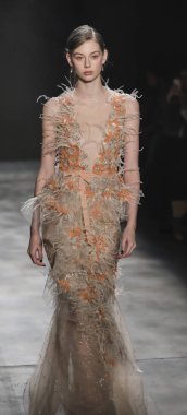 Marchesa koleksiyonunu pist gösteri