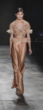 Marchesa koleksiyonunu pist gösteri