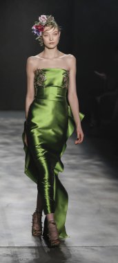 Marchesa koleksiyonunu pist gösteri