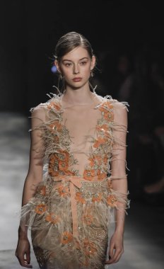 Marchesa koleksiyonunu pist gösteri