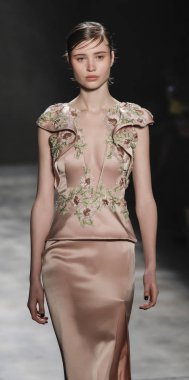 Marchesa koleksiyonunu pist gösteri