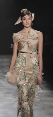 Marchesa koleksiyonunu pist gösteri