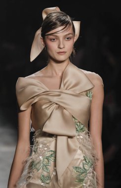 Marchesa koleksiyonunu pist gösteri