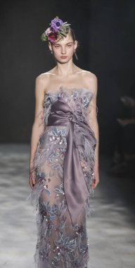 Marchesa koleksiyonunu pist gösteri