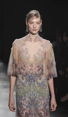 Marchesa koleksiyonunu pist gösteri