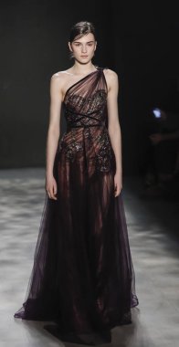 Marchesa koleksiyonunu pist gösteri