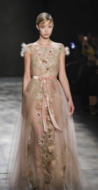 Marchesa koleksiyonunu pist gösteri