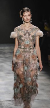 Marchesa koleksiyonunu pist gösteri