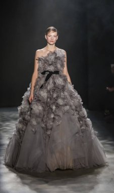 Marchesa koleksiyonunu pist gösteri