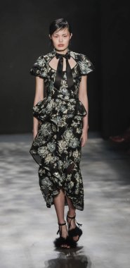 Marchesa koleksiyonunu pist gösteri