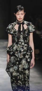 Marchesa koleksiyonunu pist gösteri