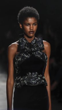 Marchesa koleksiyonunu pist gösteri