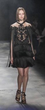 Marchesa koleksiyonunu pist gösteri