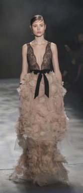 Marchesa koleksiyonunu pist gösteri