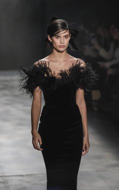 Marchesa koleksiyonunu pist gösteri