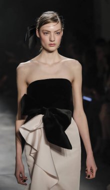 Marchesa koleksiyonunu pist gösteri