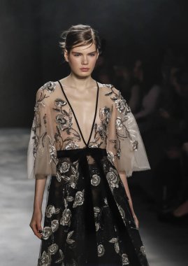 Marchesa koleksiyonunu pist gösteri