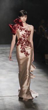 Marchesa koleksiyonunu pist gösteri