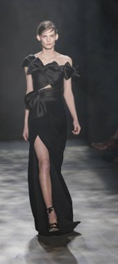 Marchesa koleksiyonunu pist gösteri