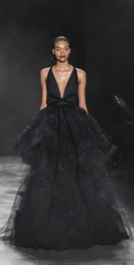 Marchesa koleksiyonunu pist gösteri