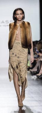 Dennis Basso koleksiyonu pist gösteri 